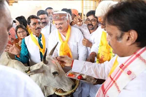 मध्य प्रदेश के रीवा में 1303 एकड़ में बनेगा गौधाम, डिप्टी सीएम राजेंद्र शुक्ल ने किया शिलान्यास मध्य प्रदेश के रीवा में 1303 एकड़ में बनेगा गौधाम, डिप्टी सीएम राजेंद्र शुक्ल ने किया शिलान्यास